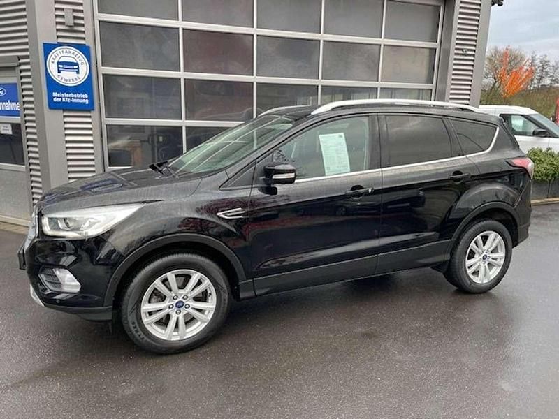 Gebraucht Ford Kuga Cool & Connect 150 PS (110 kW) 2017 Iridiumschwarz metallic SUV