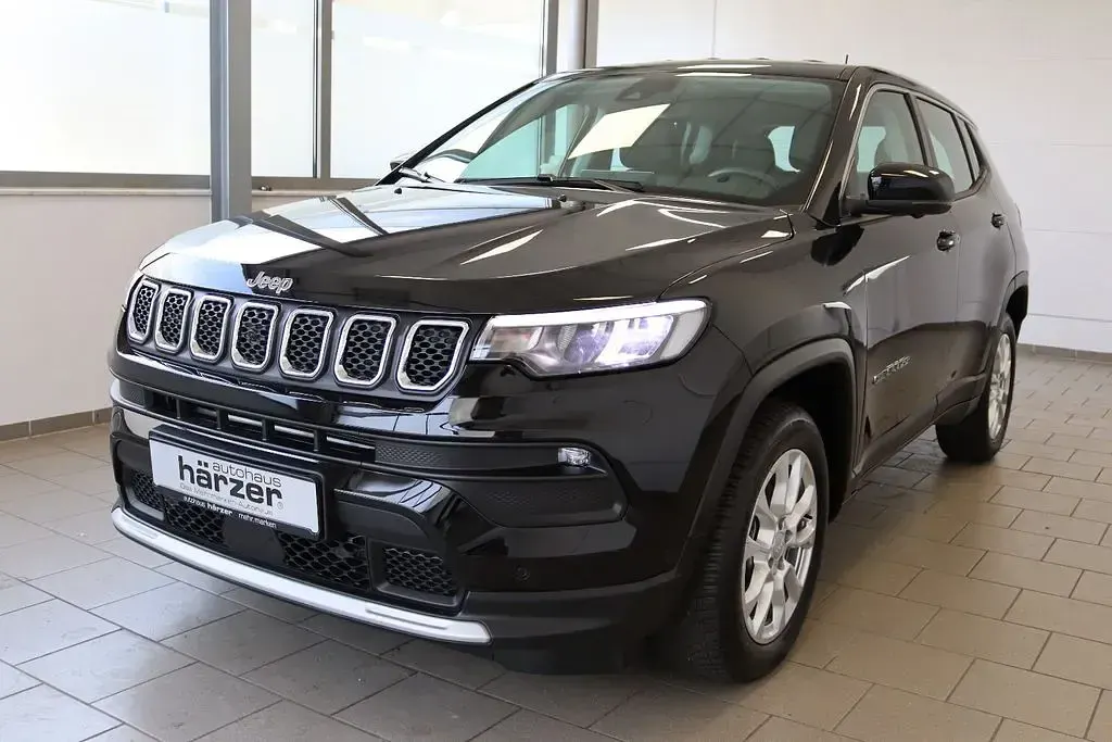 Gebraucht Jeep Compass Altitude 131 PS (96 kW) 2024 Schwarz SUV