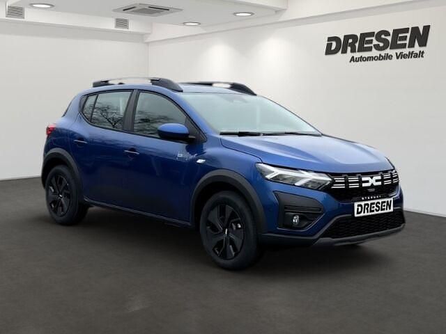 Gebraucht Dacia Sandero Expression 91 PS (66 kW) 2024 Blau Kleinwagen