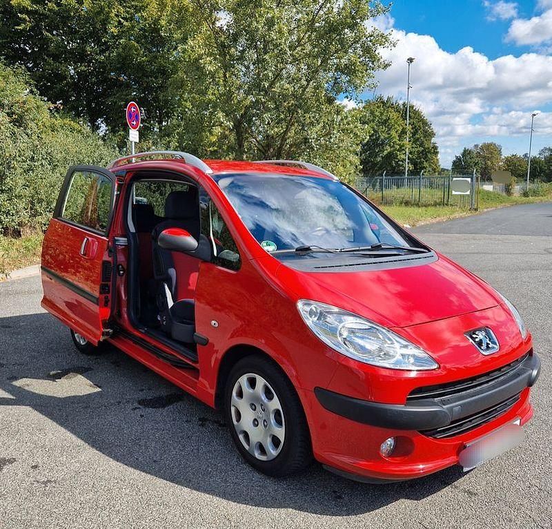 Gebraucht Peugeot 1007 73 PS (53 kW) 2005 Rot Van / Kleinbus