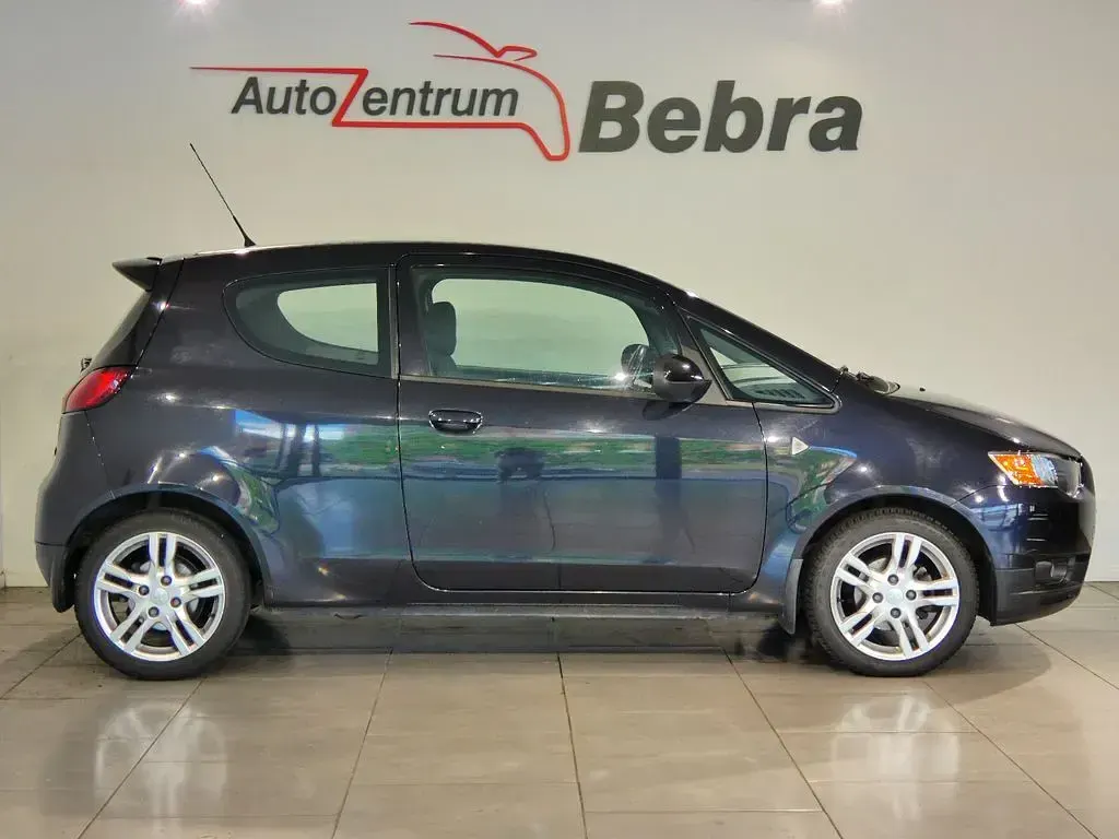 Gebraucht Mitsubishi Colt Intense 95 PS (69 kW) 2009 Black saphire Kleinwagen
