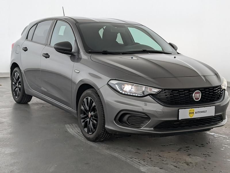 Gebraucht Fiat Tipo Street 95 PS (69 kW) 2020 Grau Limousine