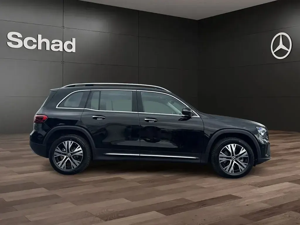 Gebraucht Mercedes GLB200 Progressive 163 PS (119 kW) 2024 Kosmosschwarz SUV