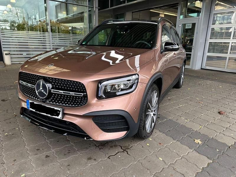 Gold Gebraucht 2023 Mercedes GLB200 AMG SUV | 39.990 € (Fairer Preis) - Bild 1/4