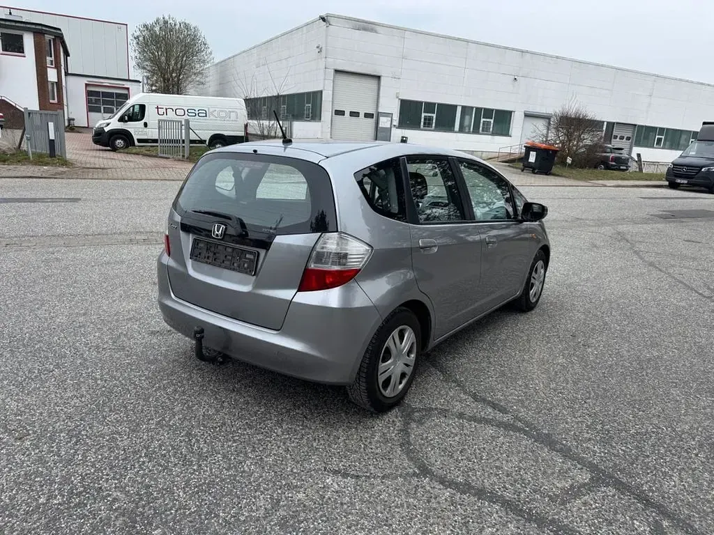 Gebraucht Honda Jazz Trend 90 PS (66 kW) 2010 Silber Kleinwagen
