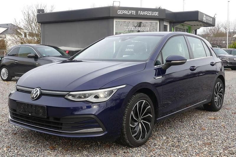 Gebraucht VW Golf VII Style 150 PS (110 kW) 2020 Atlantic blue metallic Kleinwagen