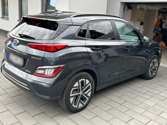 Verkauft Hyundai Kona EV, 150 KW, AHK,., gebraucht 2022, 13.800 km in  Rheinland-Pfalz