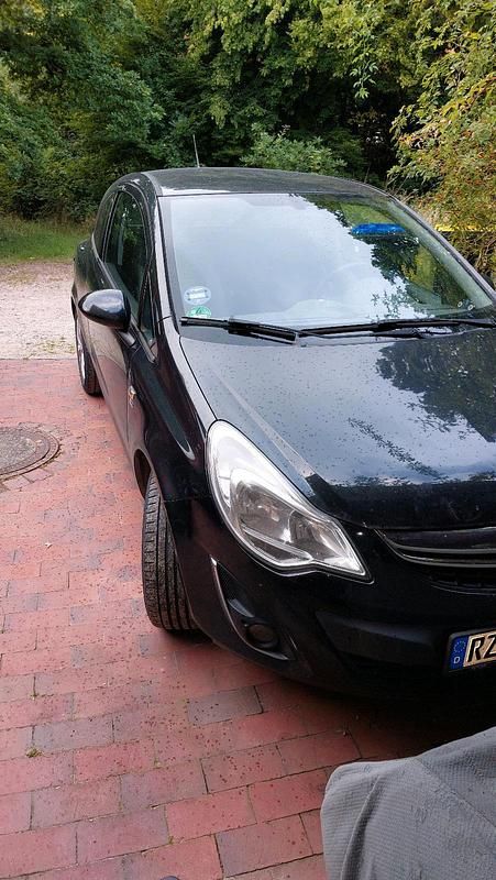 Schwarz Gebraucht 2012 Opel Corsa Kleinwagen | 750 € (Superpreis) - Bild 1/4
