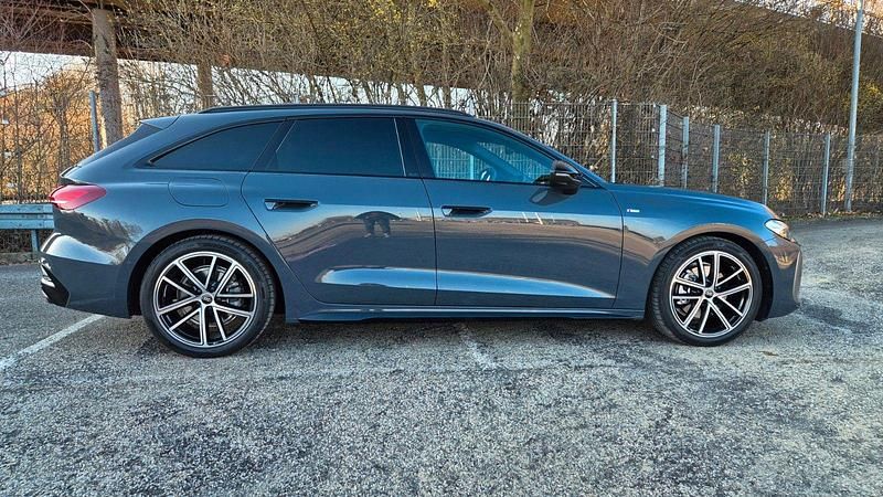 Gebraucht Audi A5 Edition .1 150 PS (110 kW) 2025 Grau Kombi