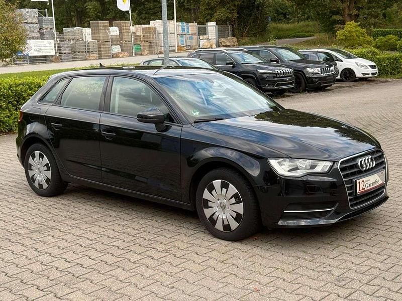 Schwarz Gebraucht 2014 Audi A3 Sportback Attraction Limousine | 11.990 € (Fairer Preis) - Bild 1/2