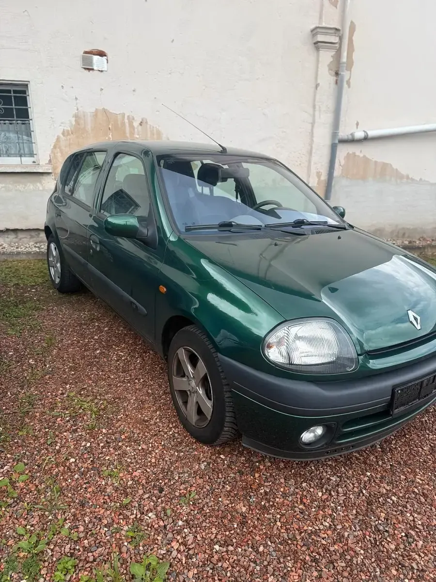 Gebraucht Renault Clio 90 PS (66 kW) 1999 Grün Kleinwagen