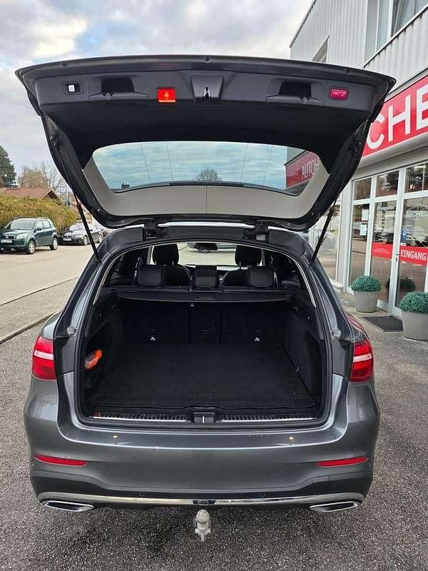 Gebraucht Mercedes GLC350 258 PS (189 kW) 2018 Selenitgrau SUV