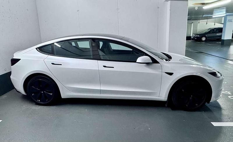 Gebraucht 2025 Tesla Model 3 RWD Limousine | 42.500 € (Fairer Preis) - Bild 1/4