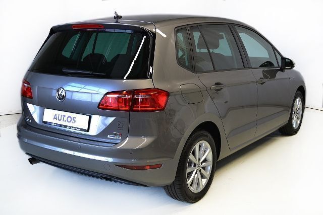 Gebraucht VW Golf Sportsvan Comfortline 110 PS (80 kW) 2016 Grau metallic Van / Kleinbus