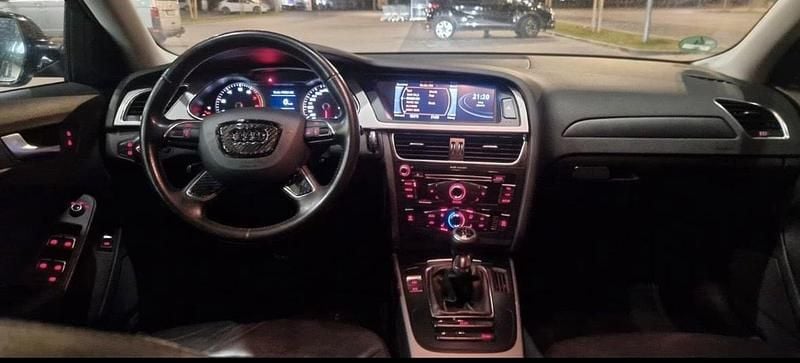 Second-hand Audi A4 Black Edition 170 CP (125 kW) 2012 Negru Berlinǎ