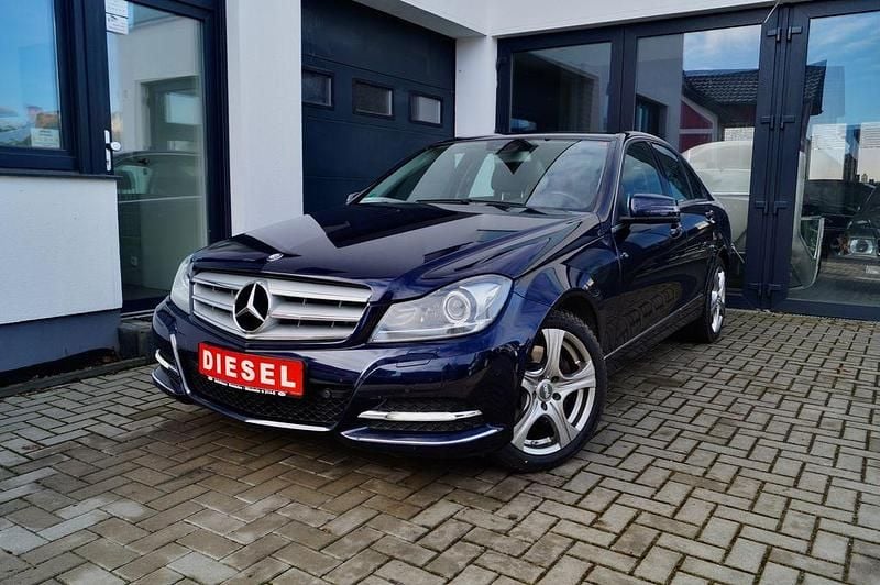 Gebraucht Mercedes C300 231 PS (169 kW) 2012 Blau Limousine