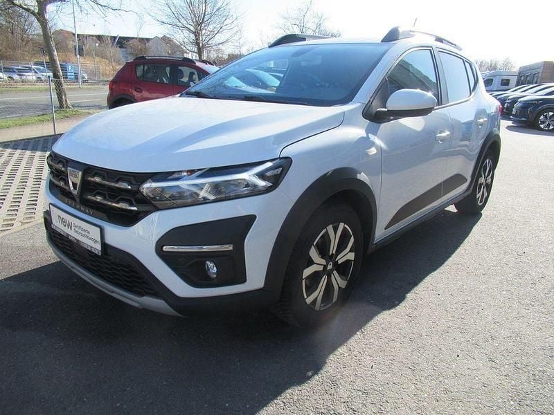 Gebraucht Dacia Sandero Comfort 91 PS (66 kW) 2022 Weiß Limousine