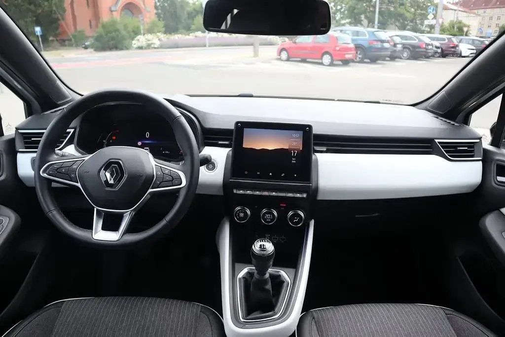 Gebraucht Renault Clio V Techno 140 PS (102 kW) 2023 Weiß Limousine