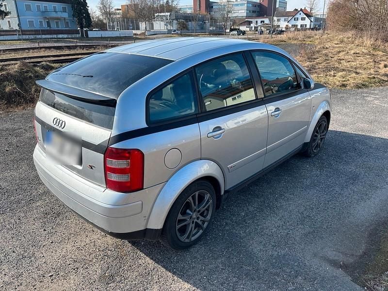 Usado Audi A2 S-Line 75 HP (55 kW) 2001 Prateado Citadino