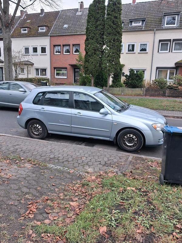 Gebraucht 2006 Kia Cerato Limousine | 549 € - Bild 1/4