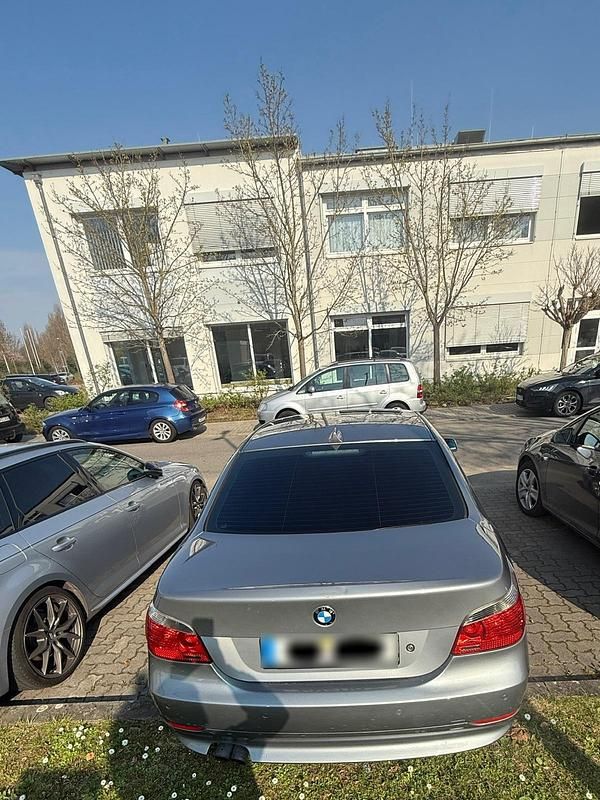 Gebraucht BMW 523 177 PS (130 kW) 2005 Silber Limousine