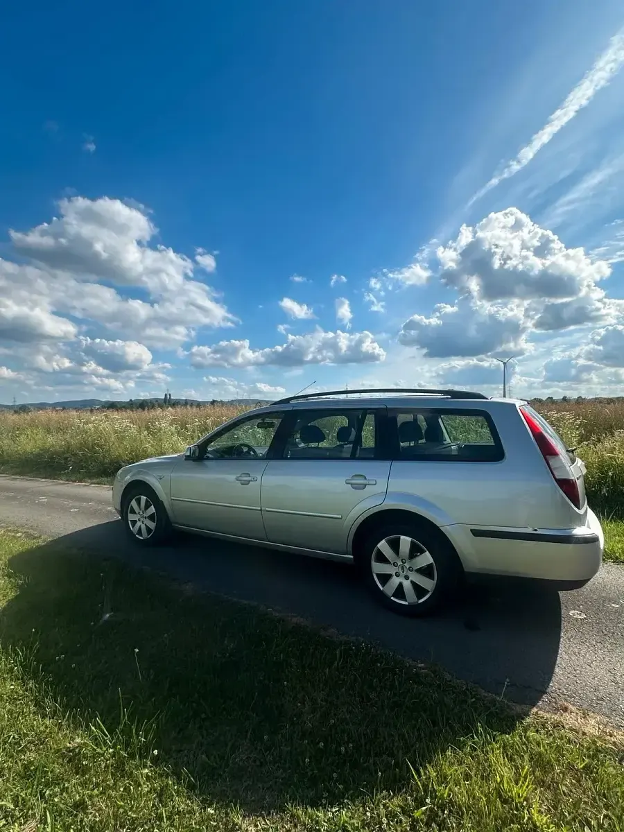 Gebraucht Ford Mondeo 131 PS (96 kW) 2004 Grau Kombi