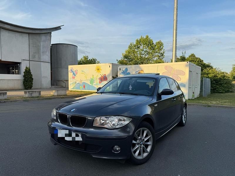 Grau Gebraucht 2005 BMW 116 Kleinwagen | 3.800 € (Etwas zu teuer) - Bild 1/4