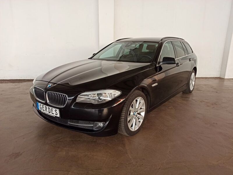 Schwarz Gebraucht 2013 BMW 530 Sport Line Kombi | 11.990 € (Fairer Preis) - Bild 1/4