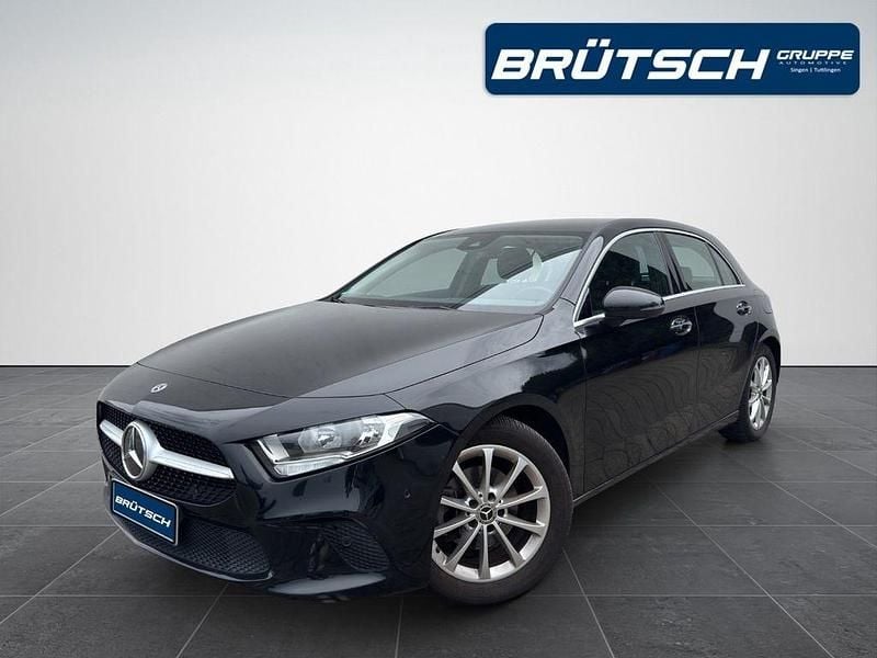 Kosmosschwarz metallic Gebraucht 2020 Mercedes A180 Progressive Limousine | 24.980 € (Fairer Preis) - Bild 1/1