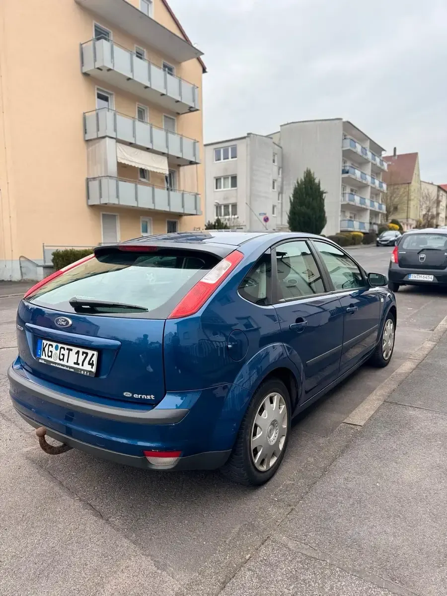 Gebraucht Ford Focus 80 PS (58 kW) 2007 Blau Kleinwagen