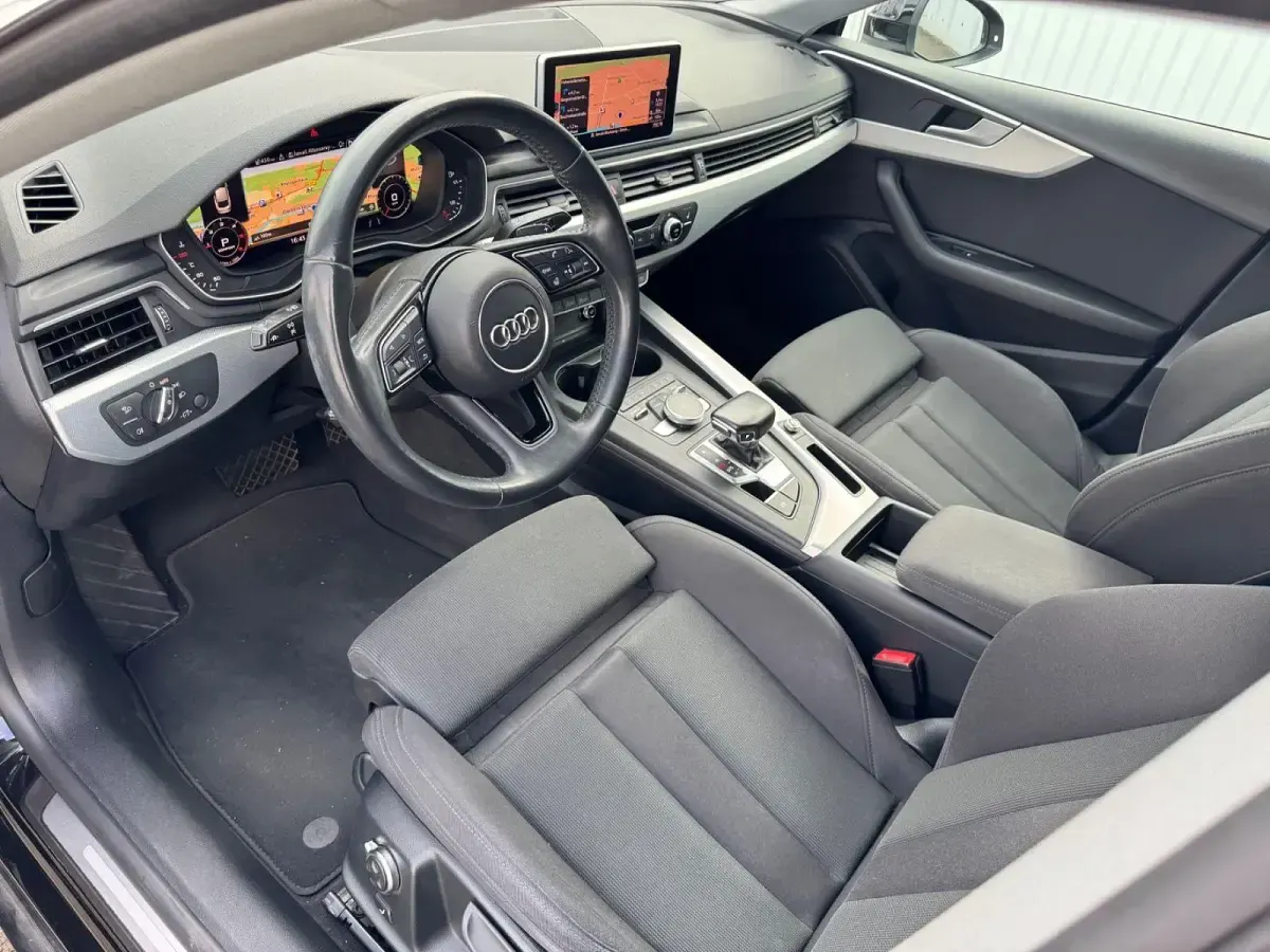 Gebraucht Audi A5 Sportback Sport 190 PS (139 kW) 2018 Schwarz Kleinwagen