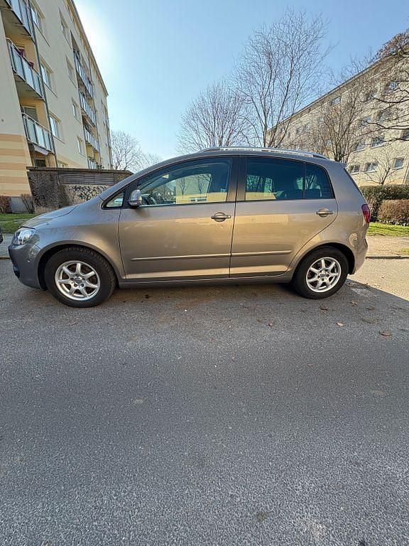 Gebraucht VW Golf Plus Cross Highline 122 PS (89 kW) 2009 Braun Van / Kleinbus