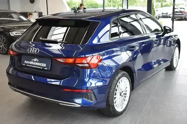Gebraucht Audi A3 Advanced 150 PS (110 kW) 2022 Navarrablau Limousine
