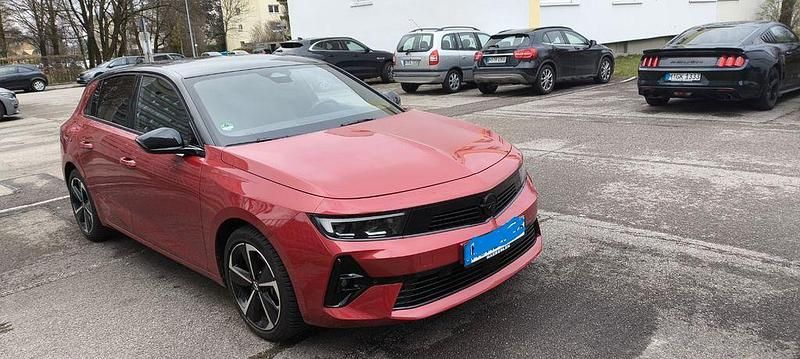 Gebraucht Opel Astra 136 PS (100 kW) 2024 Rot Limousine