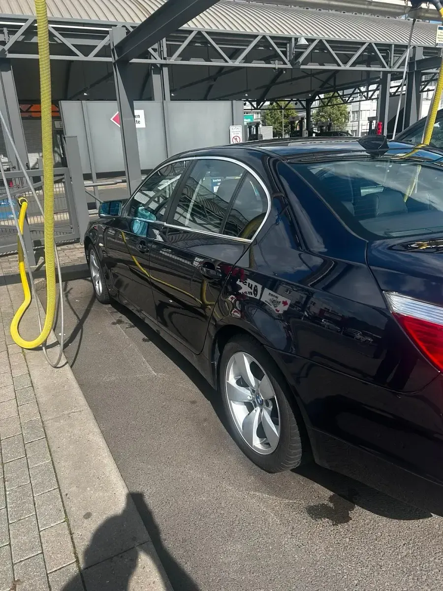 Gebraucht BMW 525 218 PS (160 kW) 2005 Blau Limousine
