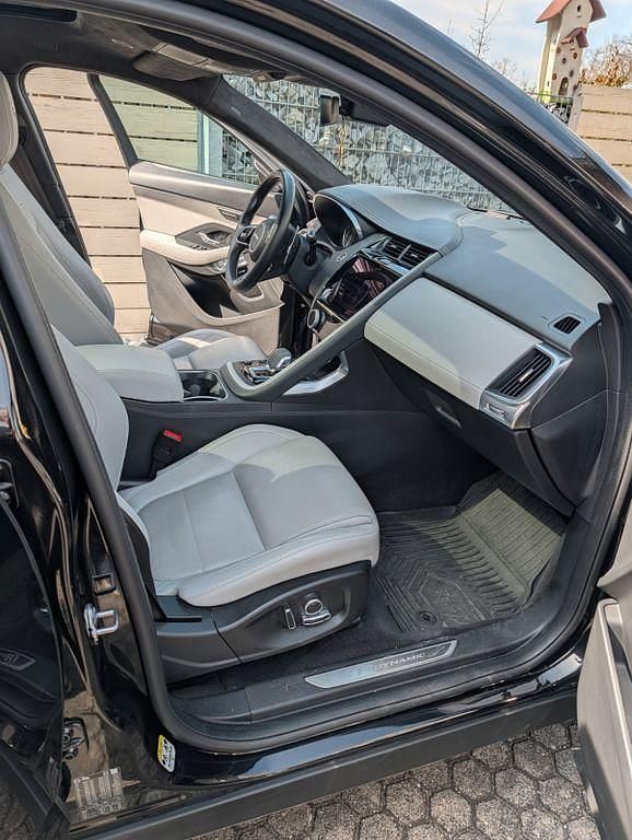 Gebraucht Jaguar E-Pace R-Dynamic 200 PS (147 kW) 2023 Schwarz SUV