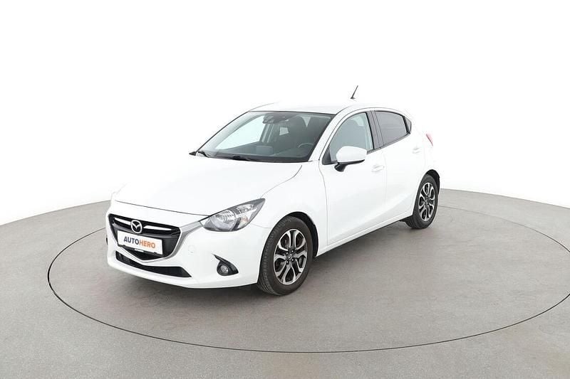 Weiß Gebraucht 2015 Mazda 2 Sports-Line Limousine | 11.790 € (Fairer Preis) - Bild 1/3