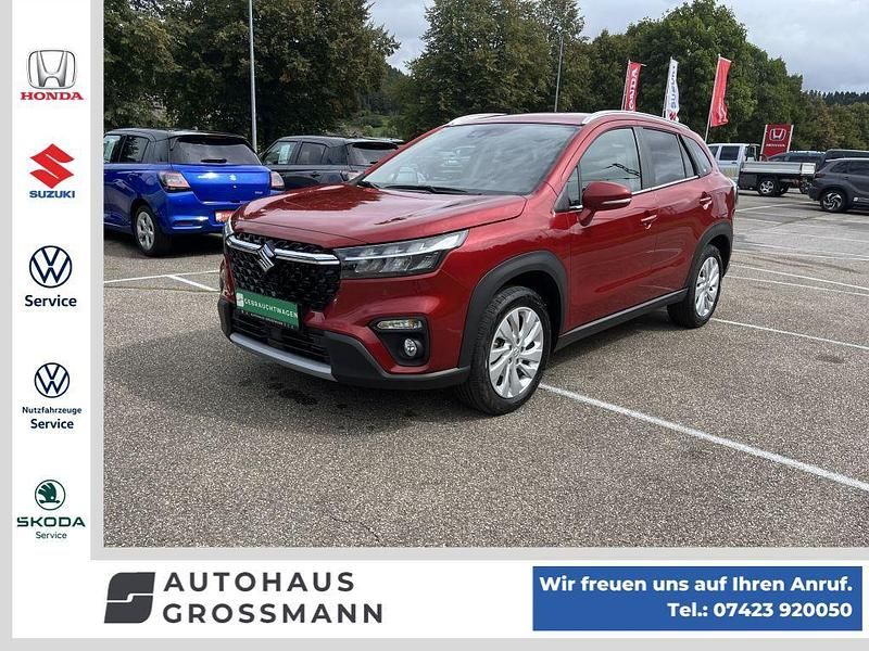 Energetic red pearl metallic Gebraucht 2023 Suzuki SX4 S-Cross Comfort SUV | 19.990 € (Guter Preis) - Bild 1/4