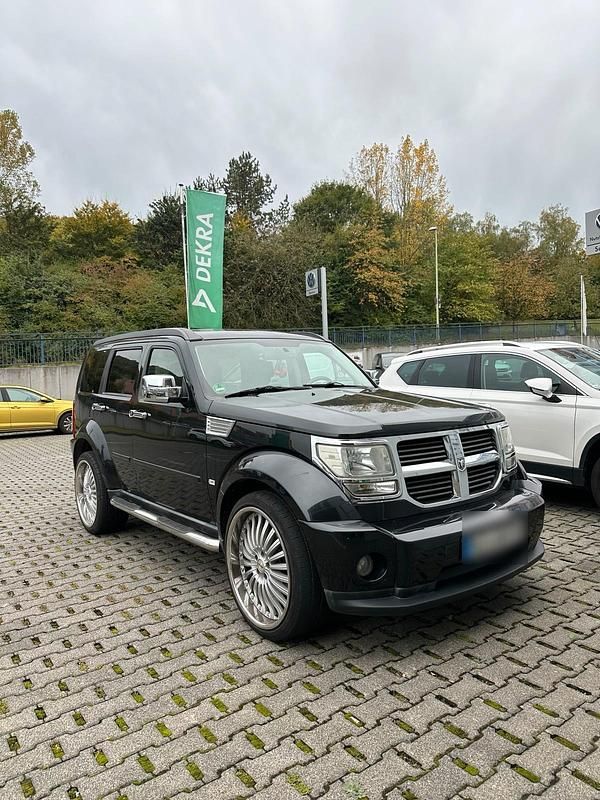 Schwarz Gebraucht 2009 Dodge Nitro SUV | 12.100 € (Teuer) - Bild 1/4