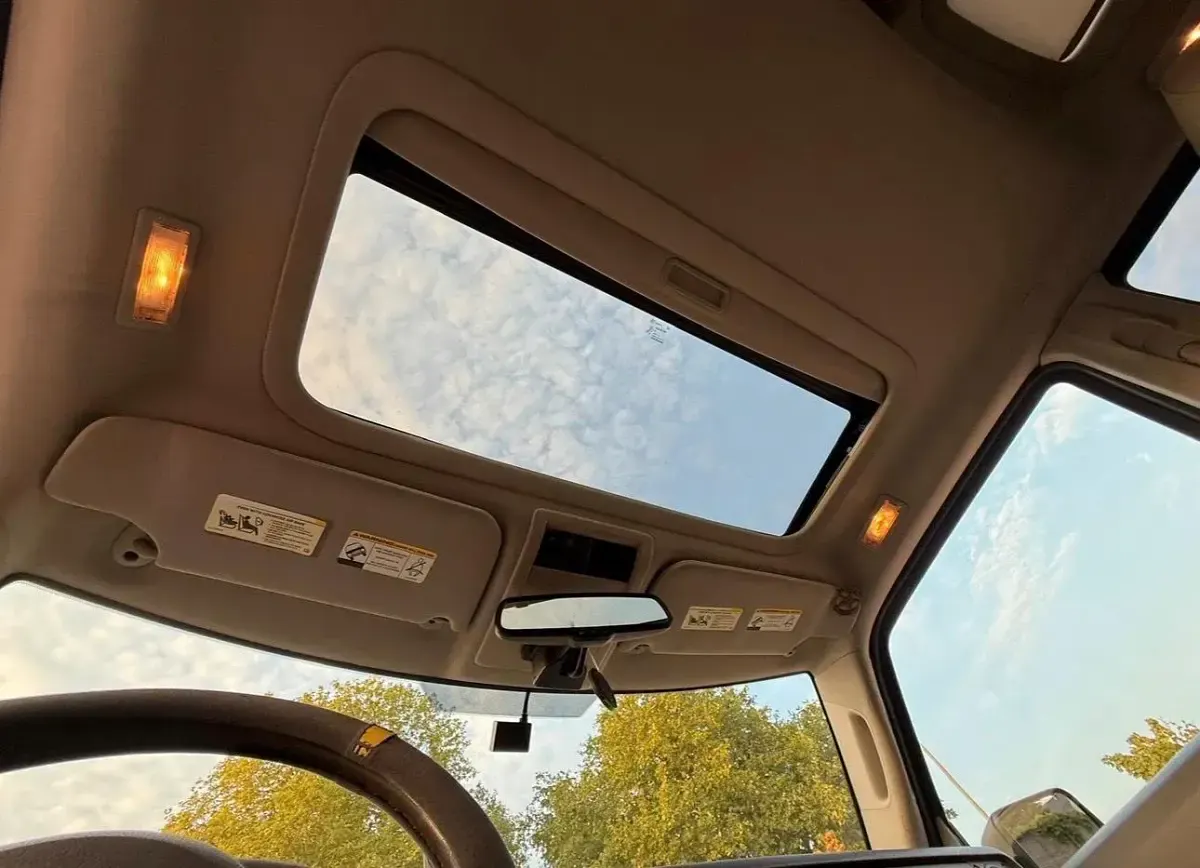 Second-hand Jeep Commander 217 CP (159 kW) 2007 Negru SUV