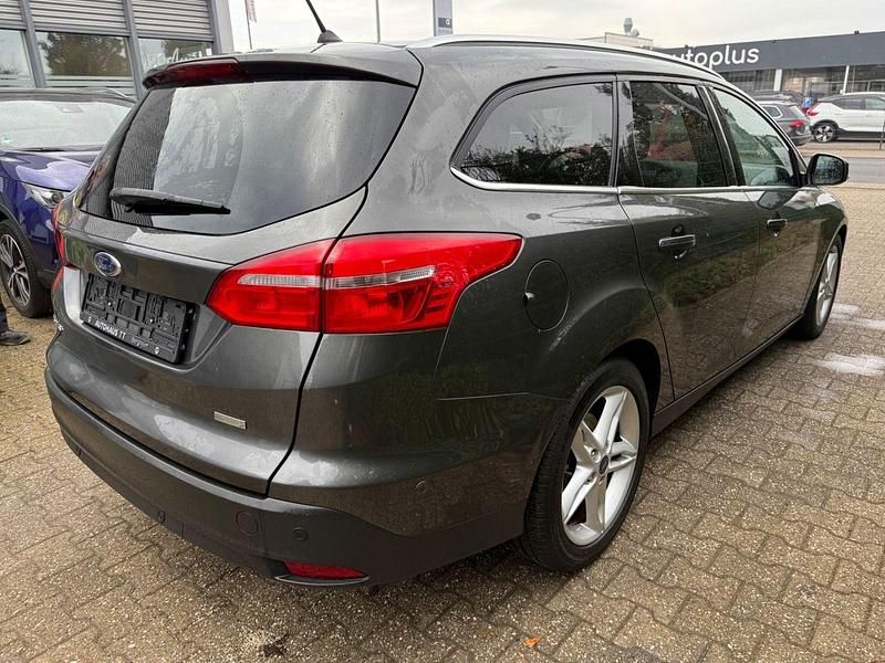 Usata Ford Focus Titanium 125 CV (91 kW) 2017 Grigio Station wagon