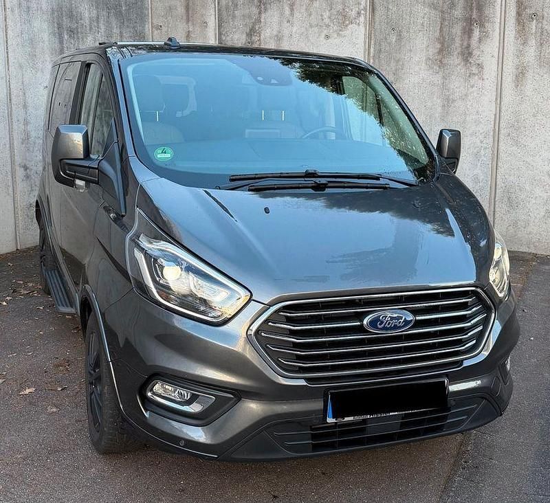 Gebraucht Ford Tourneo Titanium X 185 PS (136 kW) 2021 Schwarz Van / Kleinbus