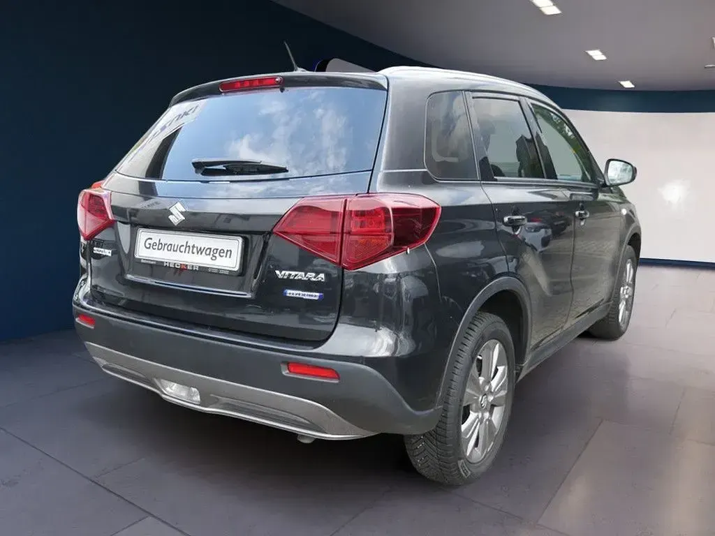 Gebraucht Suzuki Vitara Comfort 129 PS (94 kW) 2022 Schwarz SUV