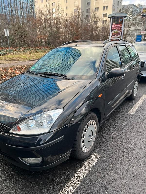 Schwarz Gebraucht 2004 Ford Focus Kombi | 750 € (Guter Preis) - Bild 1/4