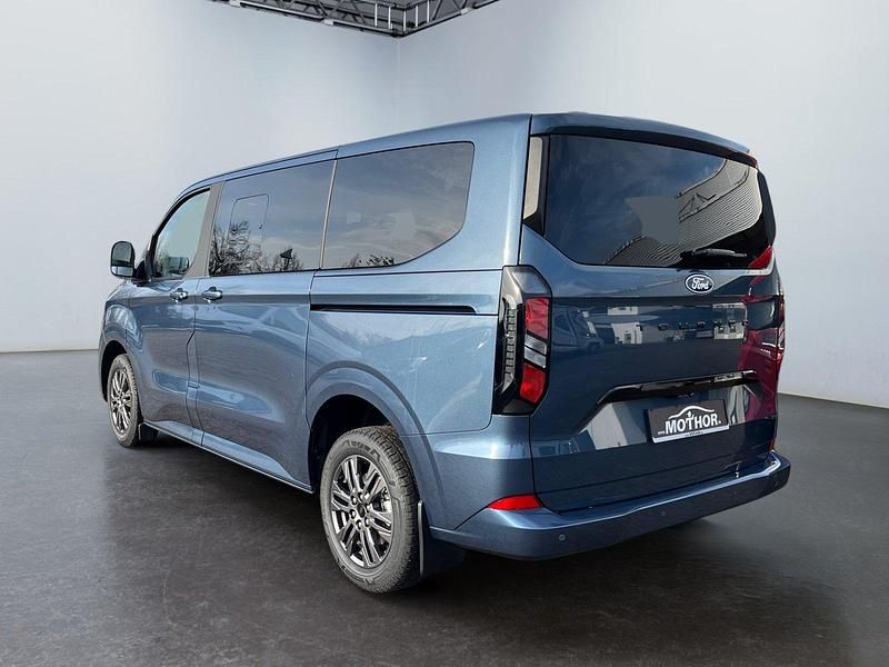 Neu Ford Tourneo Custom Titanium 170 PS (125 kW) 2026 Chromeblau Van