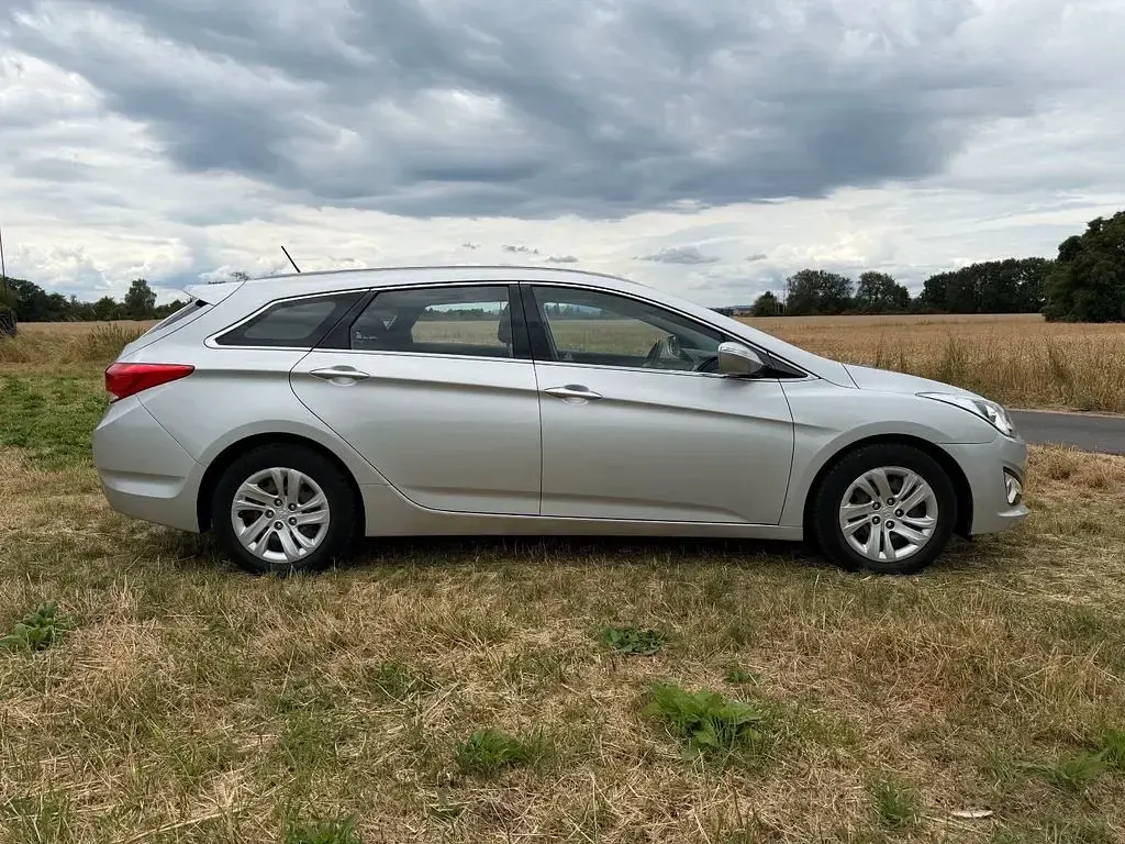 Gebraucht Hyundai i40 Edition 135 PS (99 kW) 2013 Silber Kombi