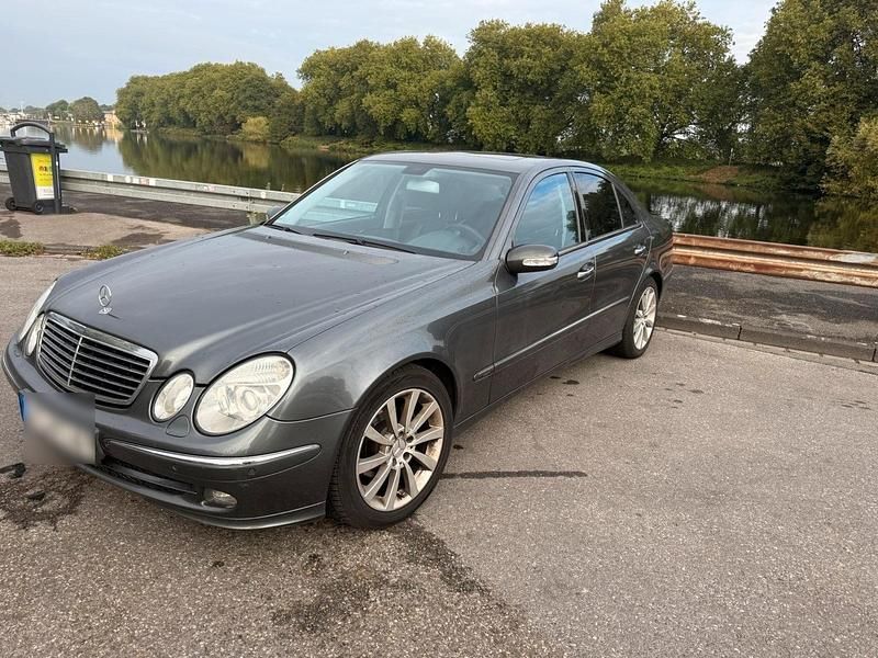 Gebraucht 2004 Mercedes E320 Limousine | 4.300 € (Teuer) - Bild 1/4