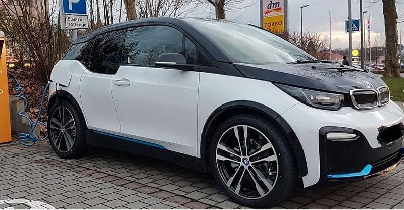 Weiß Gebraucht 2020 BMW i3 Kleinwagen | 19.800 € (Fairer Preis) - Bild 1/4