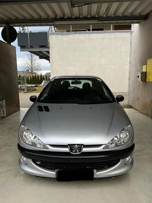 Gebraucht Peugeot 206 75 PS (55 kW) 2001 Silber Coupé