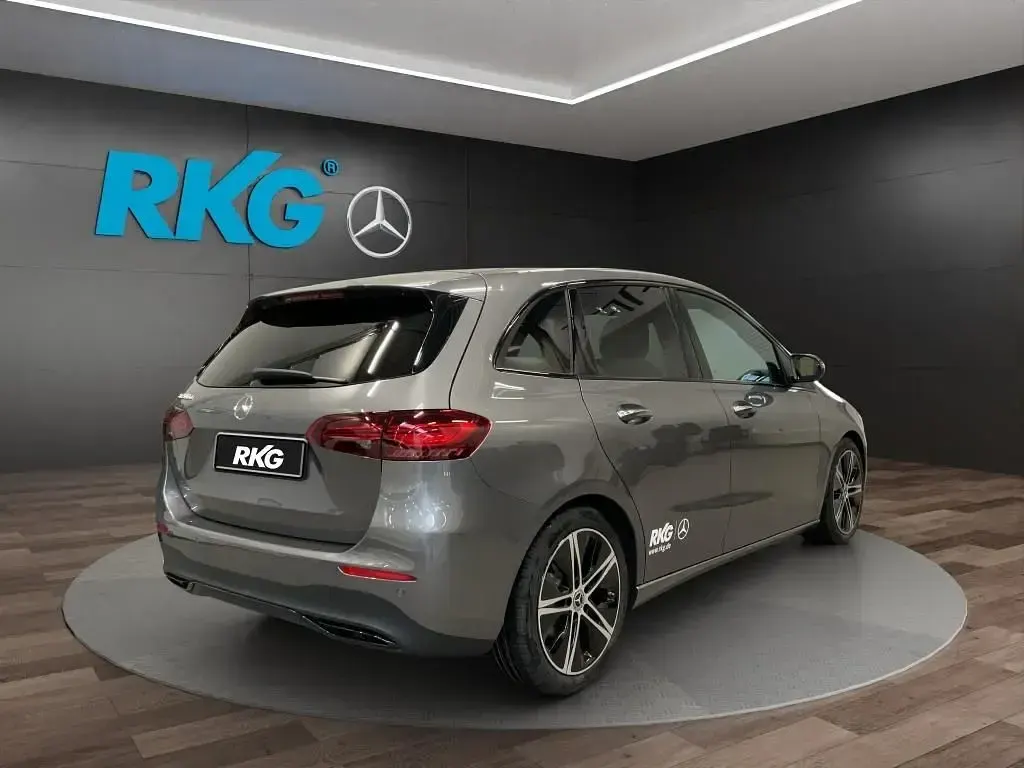 Gebraucht Mercedes B200 Progressive 150 PS (110 kW) 2025 Grau Kleinwagen
